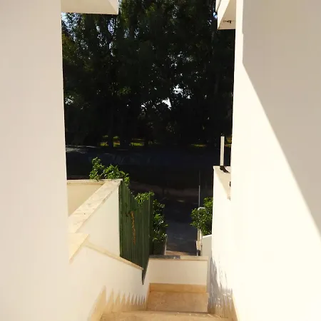 בית נופש Comodo A Due Passi Dalla Euforia *